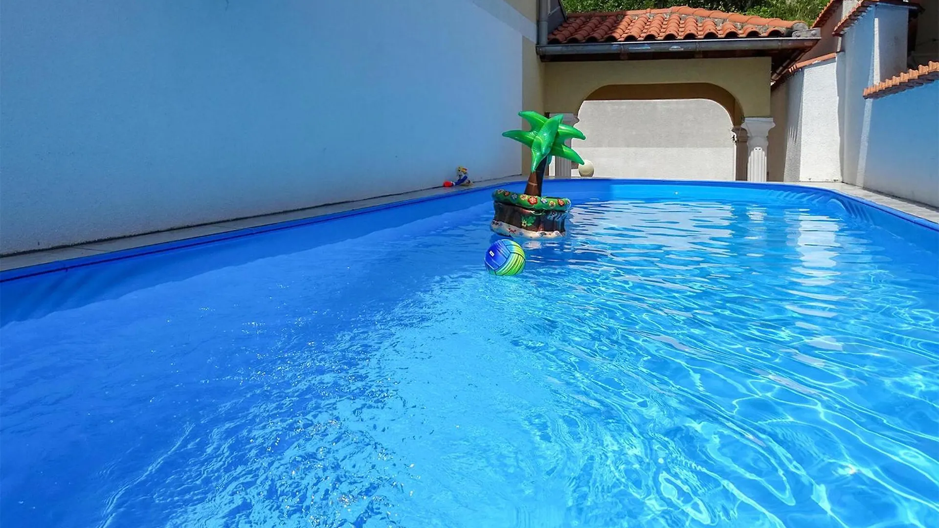 Amazing Apartment In Dramalj With House Sea View
